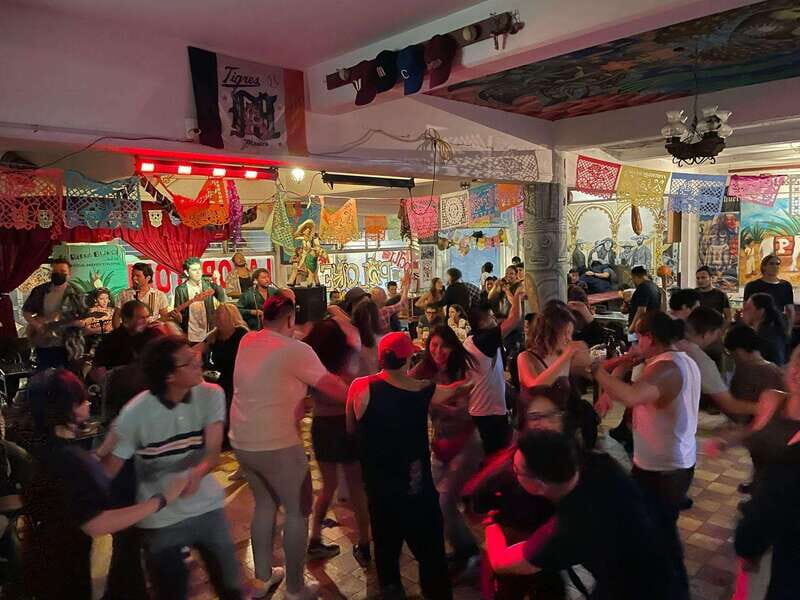 Mexico: Historic Center Nightlife Tour with Drinks - What to Expect from the Tour