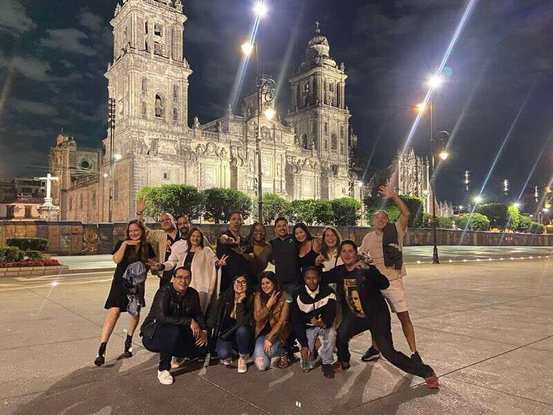 Mexico: Historic Center Nightlife Tour with Drinks - The Drinks and Entertainment