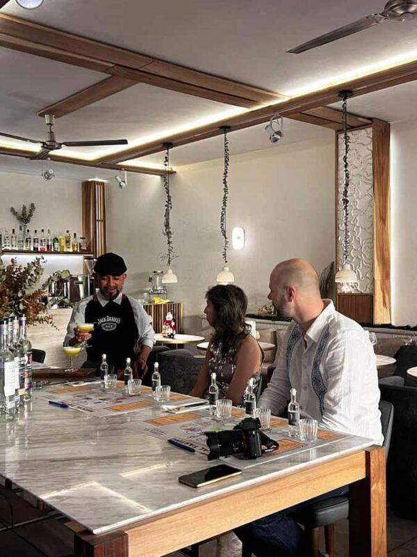 Mezcales tradicionales: Experiencia de Sabores con Historia - An overview of the experience