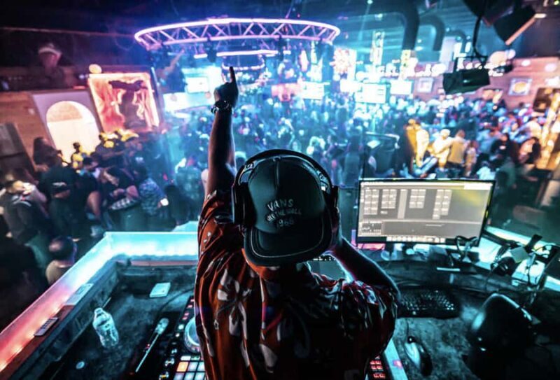 Miami: 4 Venues 1 Night Including Drinks specials - Key Points