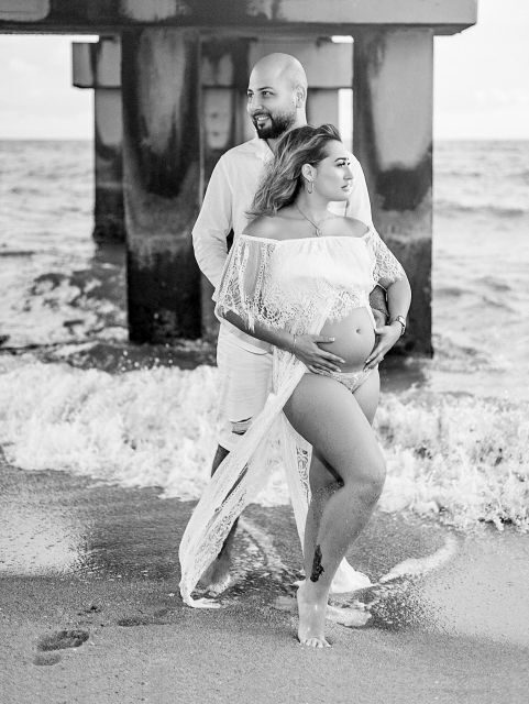 Miami Beach: Maternity Photoshoot - Assessing the Value