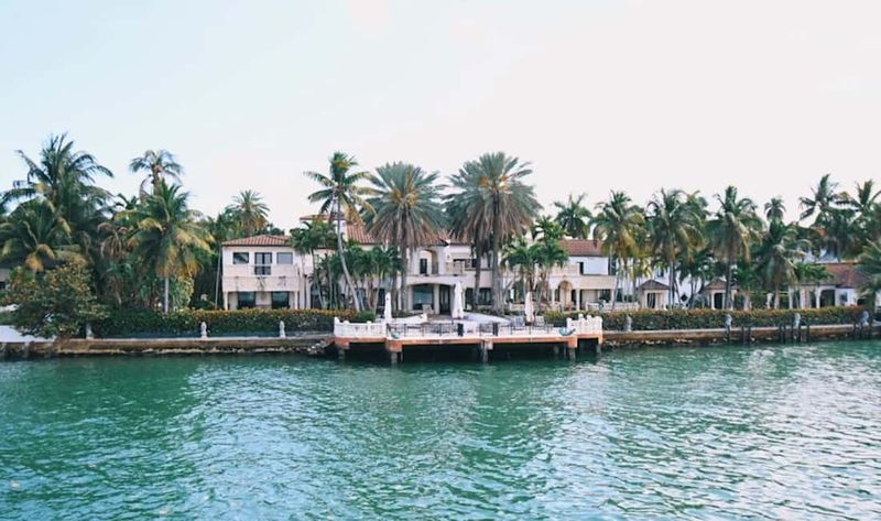 Miami: Biscayne Bay Millionaire's Homes Sightseeing Cruise - Star Island: the headline stop for celebrity-home watching