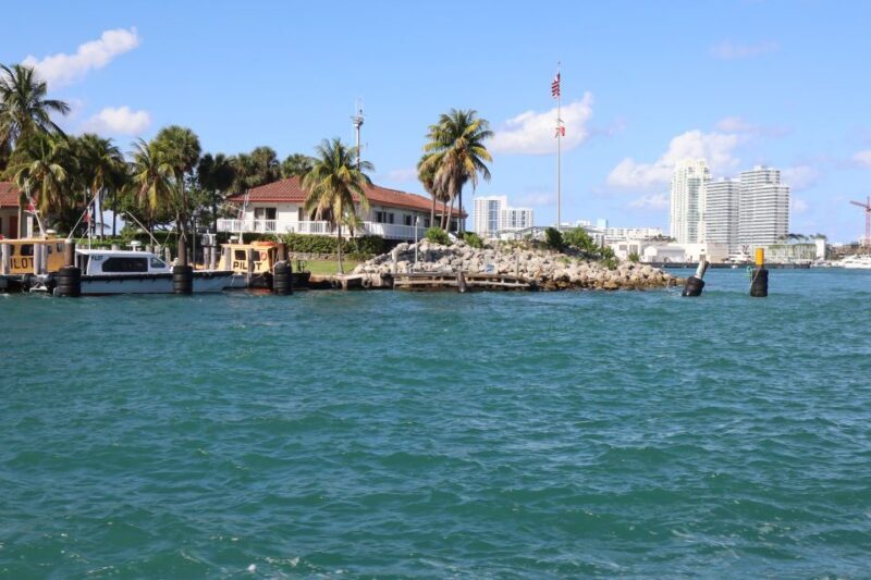 Miami Biscayne Bay: Sunset Boat Cruise & Millionaire Homes - Key Points