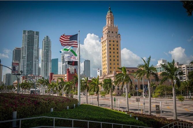 Miami City Tour and Biscayne Bay Cruise with Hotel Transportation - Who Should Consider This Tour?