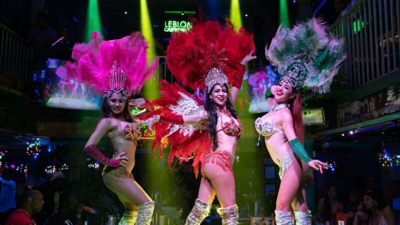 Miami: Mango's Tropical Cafe Dinner & Show - Who Should Consider This Experience?