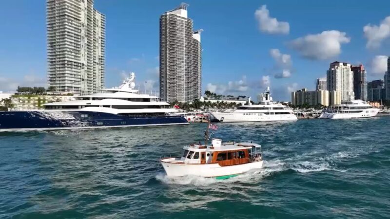 Miami: Miami Skyline Vintage Yacht Cruise, - FAQ