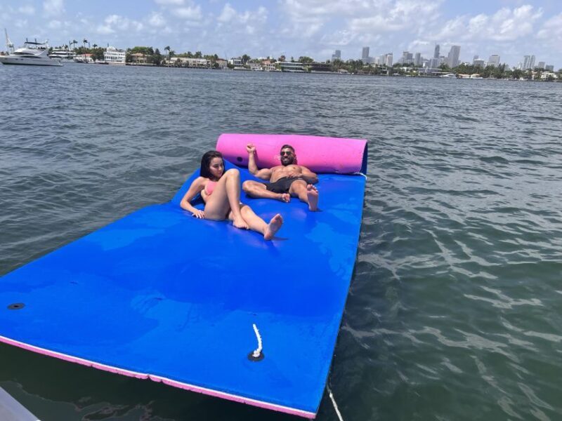 Miami: Private 52ft Luxury Yacht Rental with Captain - Key Points