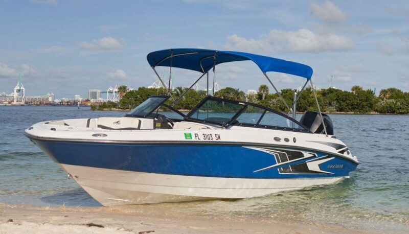 Miami: Private Boat Rental with champagne and captain - FAQ