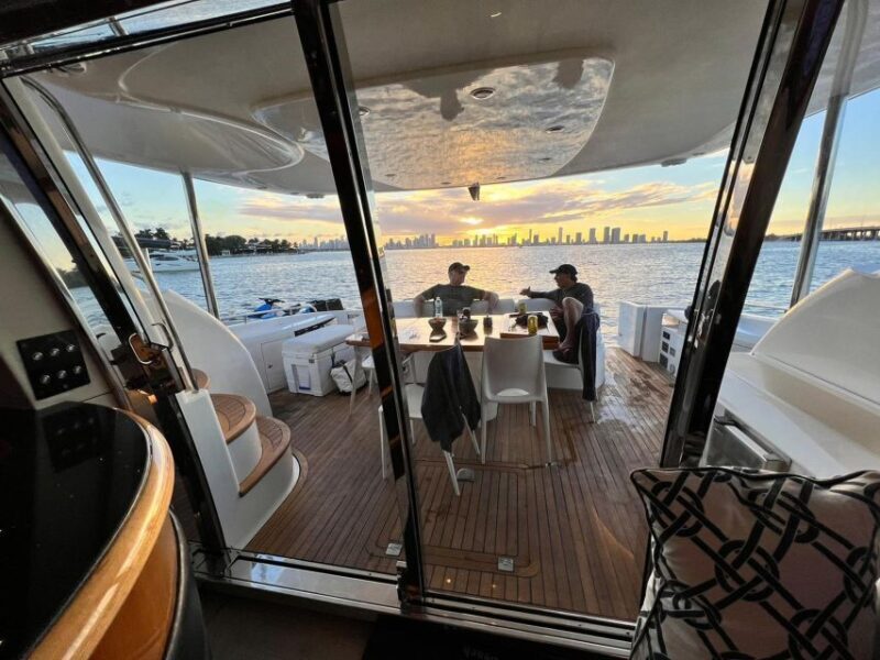 Miami: Private City Cruise of Miami Beach with French Guide - The Itinerary and Highlights