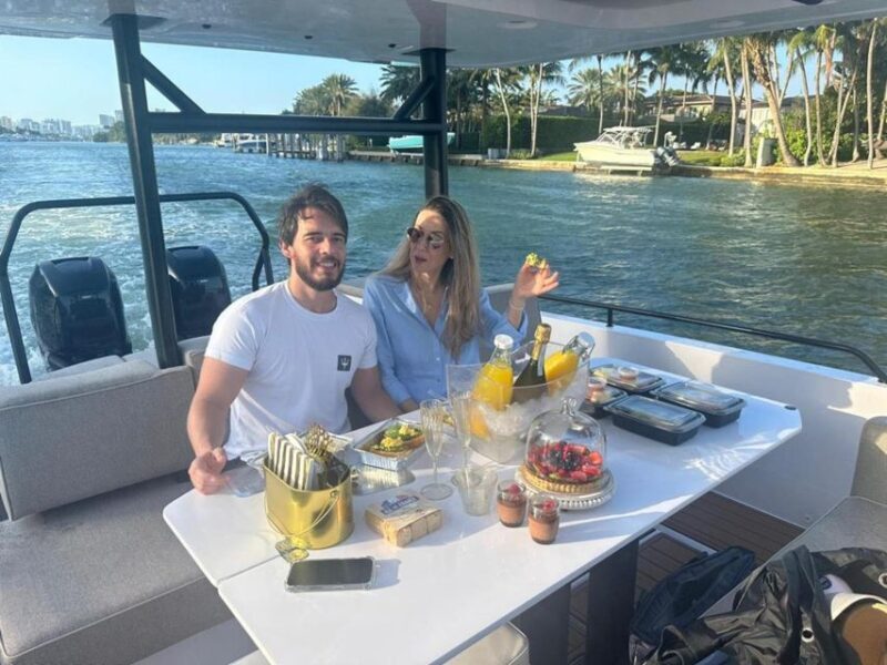 Miami: Private City Cruise of Miami Beach with French Guide - Real Traveler Insights