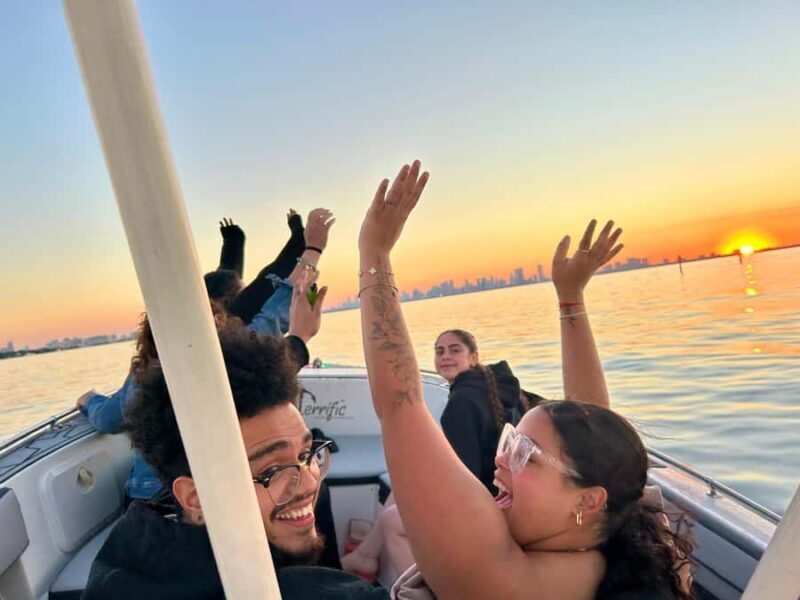 Miami: Private Sunset Boat Tour with Bottle of Champagne - What to Expect from the Miami Sunset Boat Tour
