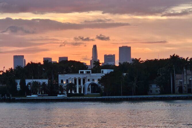 Miami Private Sunset Speedboat for up to 6 People - FAQs