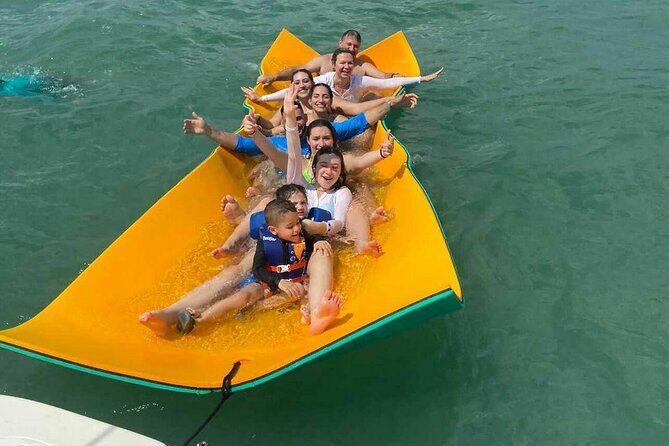 Miami Private Yacht Rental 2 to 4 hours for 12 ppl, Champagne - Who Would Love This Experience