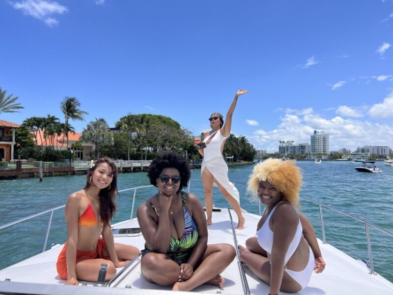 Miami: Private Yacht Rental Tour with Champagne and Snorkel - Key Points