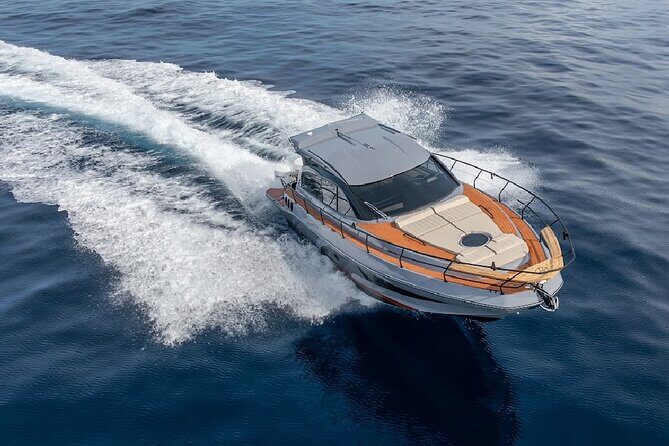 Miami: Rent a Private Yacht 4 Hours with Captain and Crew - Setting the Scene: What to Expect from Your Yacht Day