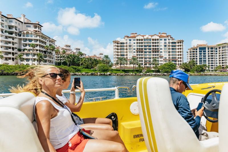 Miami: Sightseeing Speedboat Tour - Comfort and Safety: Seating, Waves, and Feeling Secure