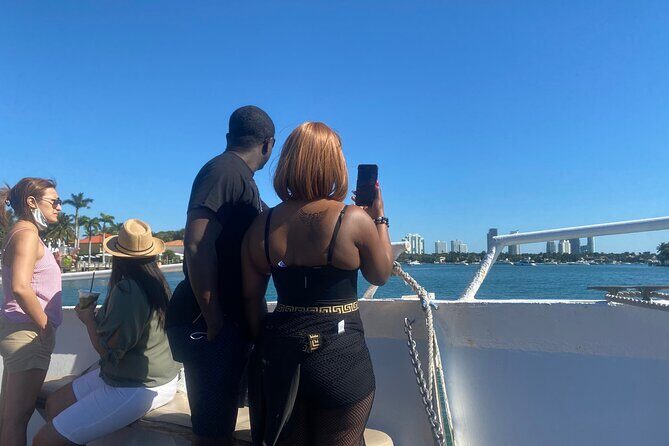 Miami Skyline Cruise of Millionaire Homes with Hotel Pick-up - Frequently Asked Questions