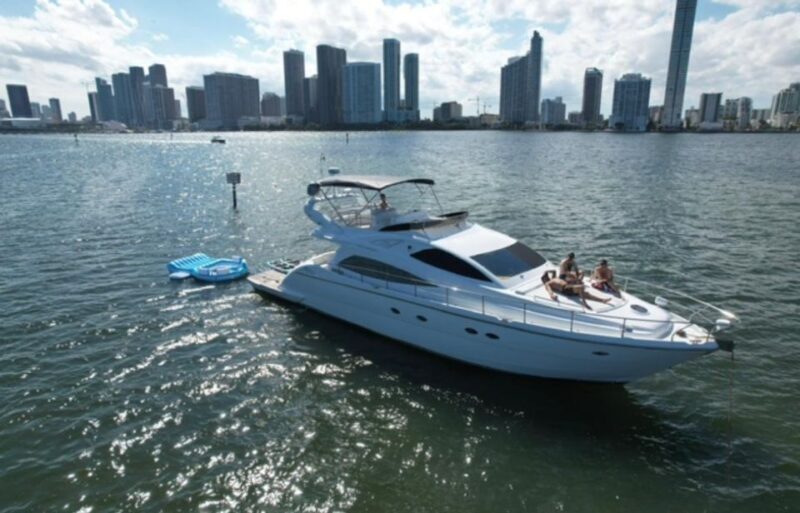 Miami Yacht Rental with Jetski, paddleboards, Inflatables - The Experience in Detail
