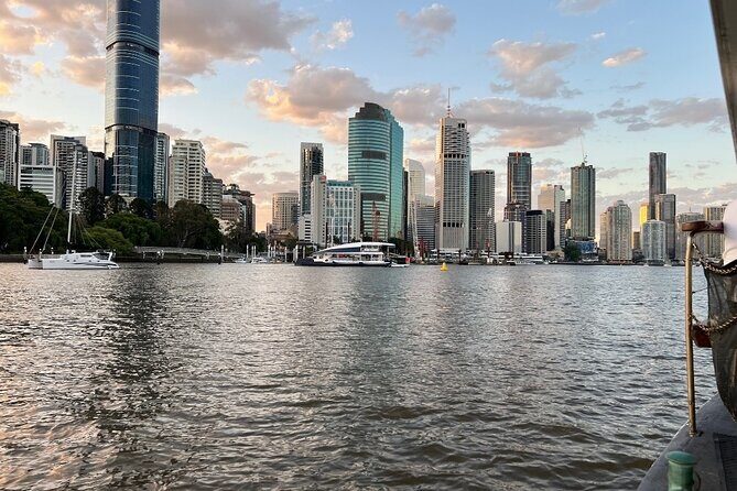 Mid-Afternoon Sightseeing Cruise: 2:30pm-4pm (90min) - The Experience and Atmosphere