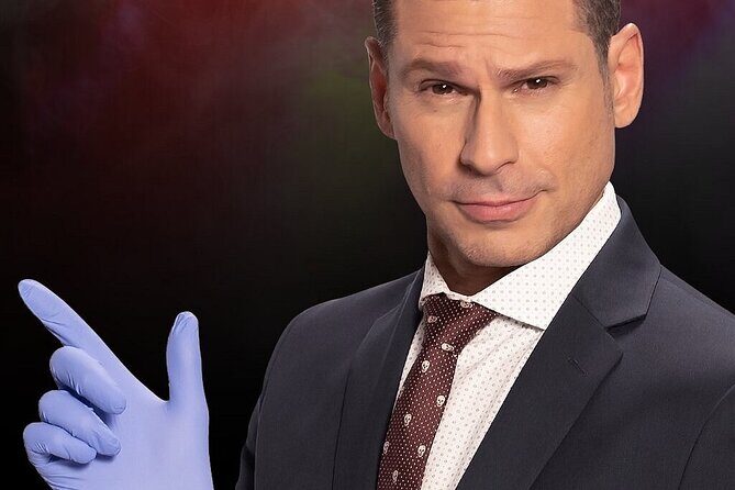 Mike Hammer Comedy Magic Show at the Four Queens Hotel - Reviewing the Mike Hammer Comedy Magic Show at the Four Queens Hotel