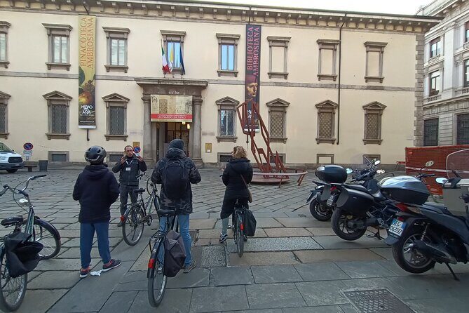 Milan: Bicycle Tour Live Tourist Guide 3 hours and half - FAQs