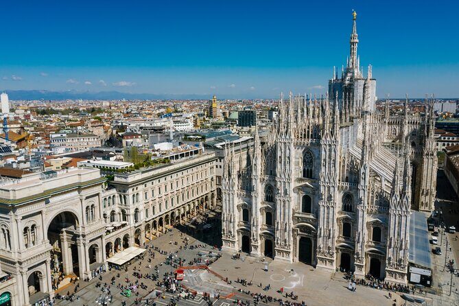 Milan: Duomo with Rooftop Terraces Private Tour with Tickets - A Close Look at the Experience