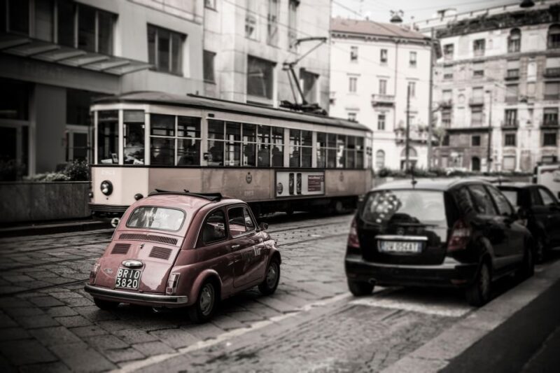 Milan: Fast Tour by Vintage Red Fiat 500 (30 mins, no stop) - Key Points