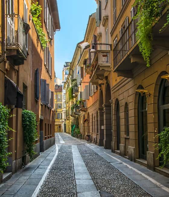 Milan: Guided Dog-Friendly Tour, From Gothic to Eclectic - Key Points