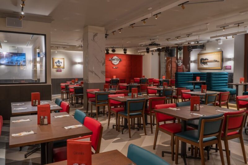 Milan: Hard Rock Cafe with Set Menu for Lunch or Dinner - FAQ