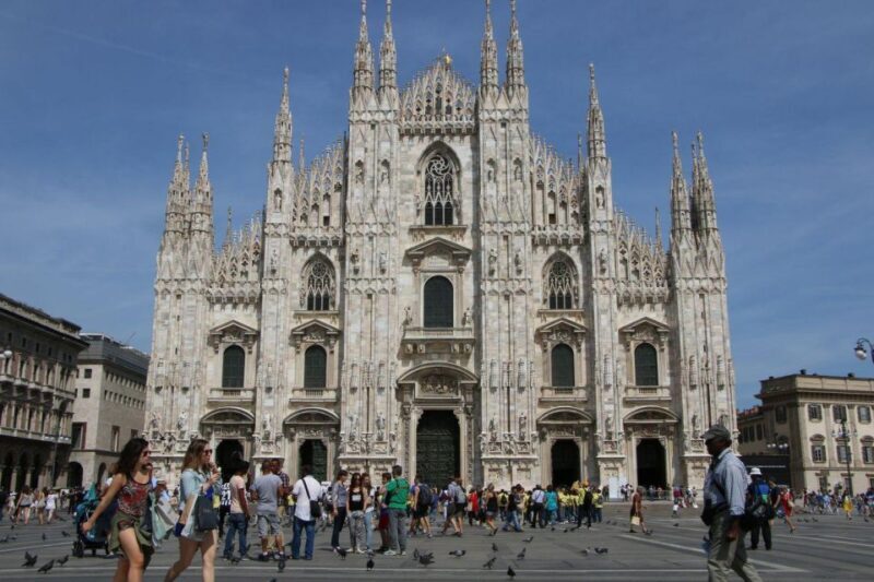 Milan: Private Sightseeing & Shopping Tour with a Local - Key Points