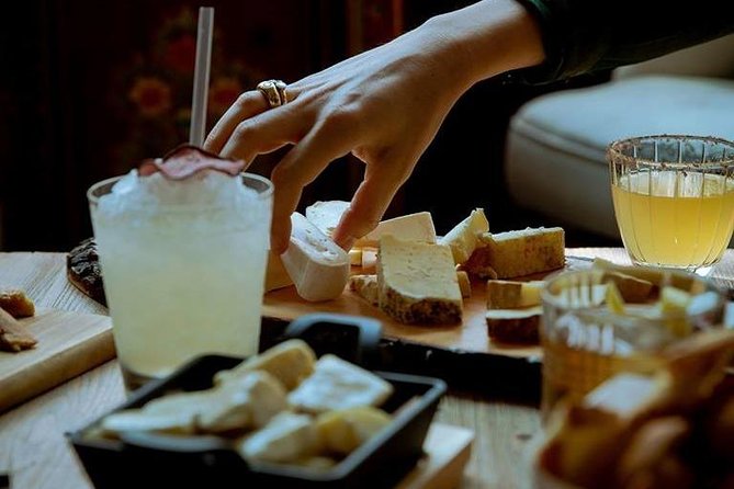 Milan: Sunset Navigli Food & Drinks Tour by Do Eat Better - What to Eat Like a Pro During the Tour