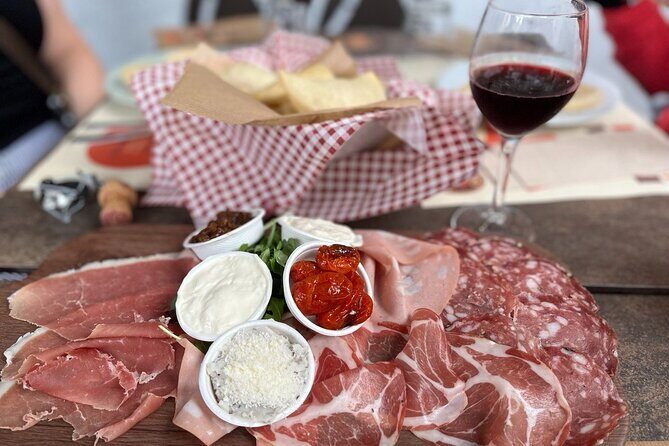 Milan's Authentic Street Food tour: A Gourmet Experience - What the Mixed Reviews Tell Us