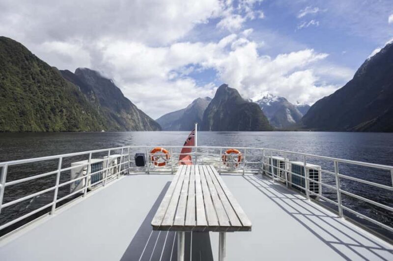 Milford Sound: Premium Small Group Cruise with Canape Lunch - FAQ
