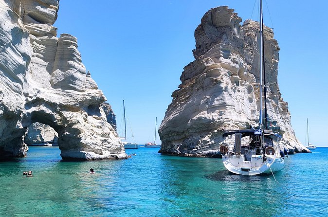 Milos oneiro-kleftiko west Milos - Kalogries Bay and West Milos Beaches: Warm, Shallow Water Time