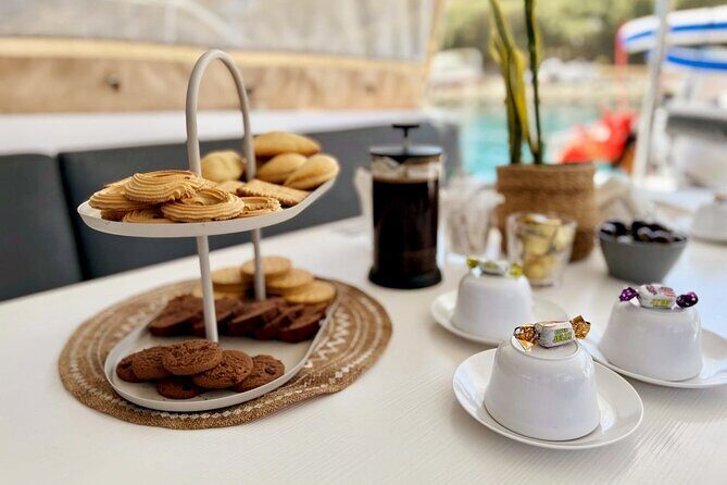 Milos Private Full Day Catamaran Cruise with Lunch and Drinks - Who Should Consider This Tour?