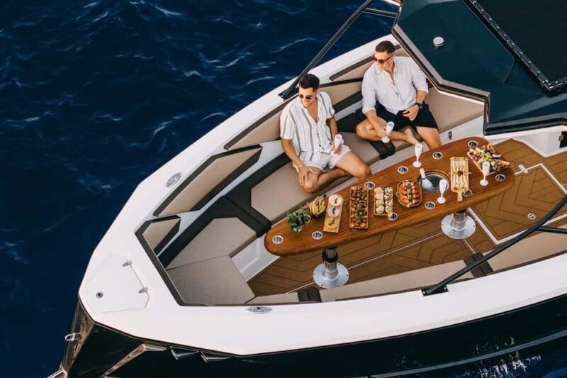 Milos: Private Yacht TourKleftiko Sarakiniko Poliegos - The Experience in Detail