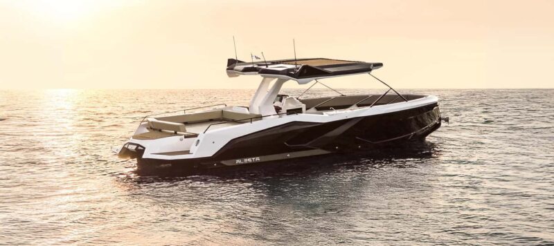 Milos: Private Yacht TourKleftiko Sarakiniko Poliegos - The Sum Up