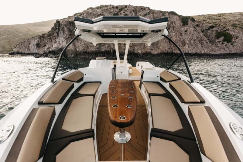 Milos: Private Yacht TourKleftiko Sarakiniko Poliegos - FAQ