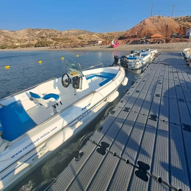 Milos: Rent a boat without License - Discover the Charm of Milos from a New Perspective