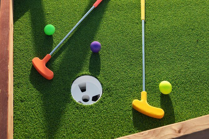 Mini Outdoor Golf in Montreal - The Experience: What to Expect