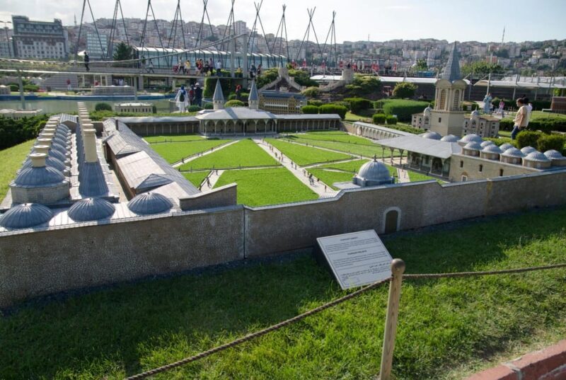 Miniatürk Istanbul Private Guided Tour & Optional Transfers - Who Should Consider This Tour?