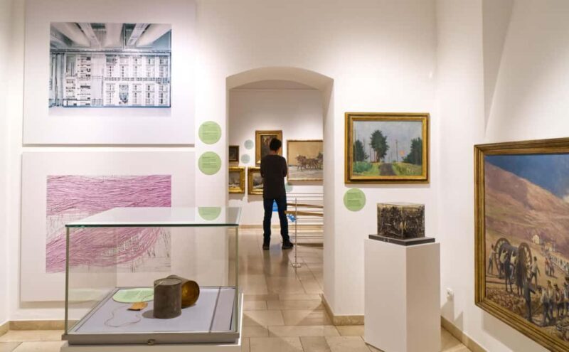 MKFrankfurt family tour - media history...told through art - Key Points