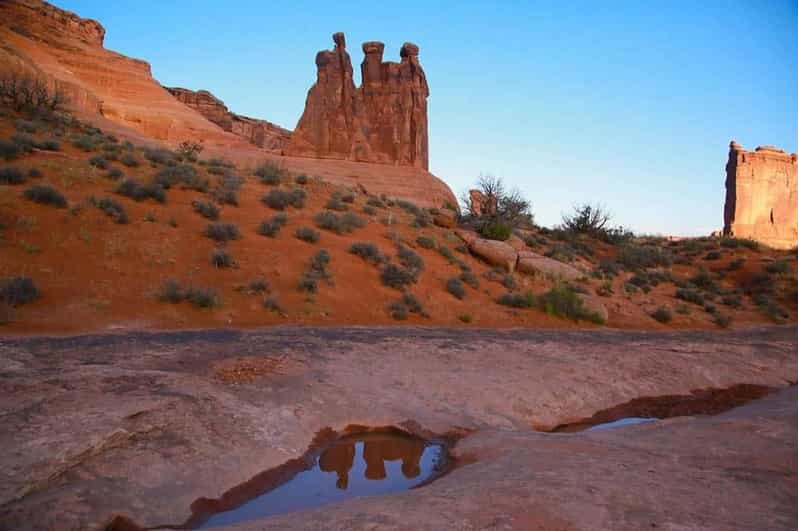 Moab: Arches National Park Sunset Tour - Key Points