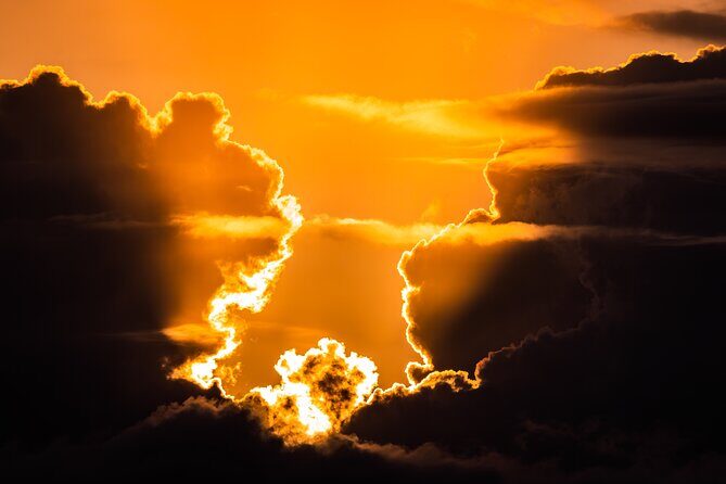 Moanas Luxury semi-private Sunset Cruise on Nalu - The Experience: What to Expect on the Sunset Cruise