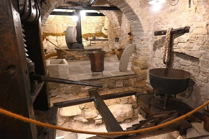 Molise Poggio Sannita (Is): tour of Palazzo Iacovone Birthplace de Horatiis house. - Extra Touches & Practical Info