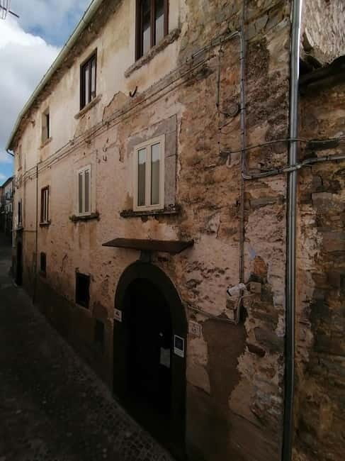 Molise Poggio Sannita (Is): tour of Palazzo Iacovone Birthplace de Horatiis house. - FAQ