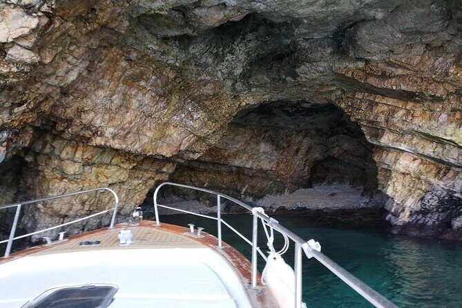 Monopoli Shared tour by Gozzo boat to the Polignano caves - FAQ