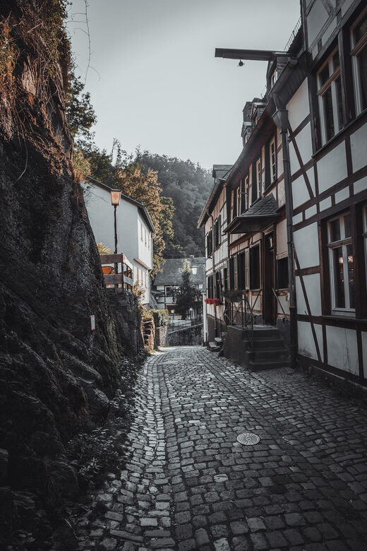 Monschau - Old Town Private Guided Tour - Walking Through a Fairytale: What to Expect on the Tour