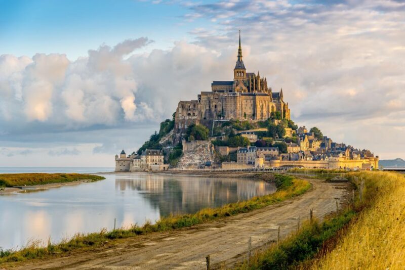 Mont-St-Michel: Small Group Guided Tour with Abbey Ticket - Final Thoughts: Who Is This Tour Best For?
