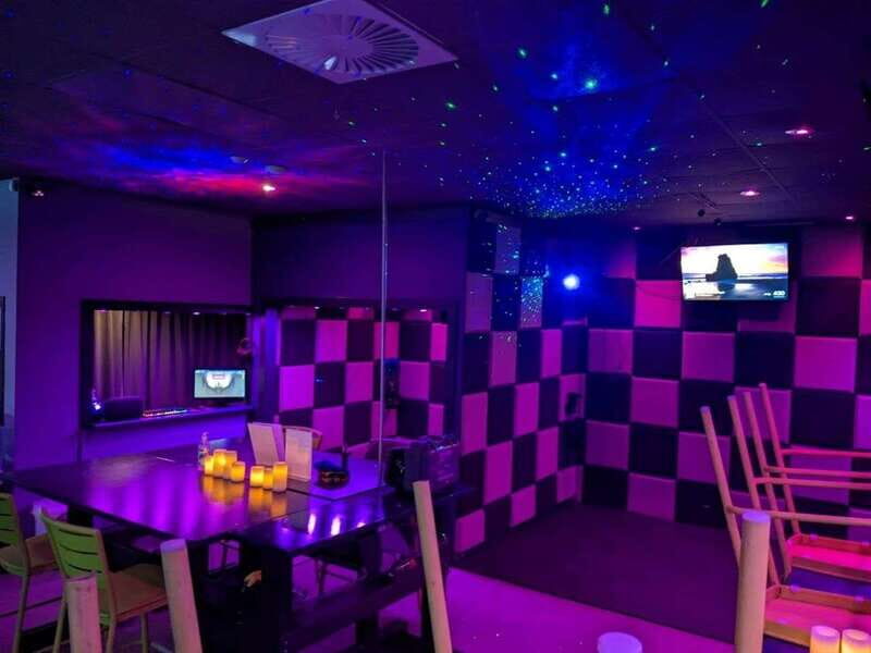 Mont Tremblant: Virtual Reality Gaming Session - Who Will Love This?